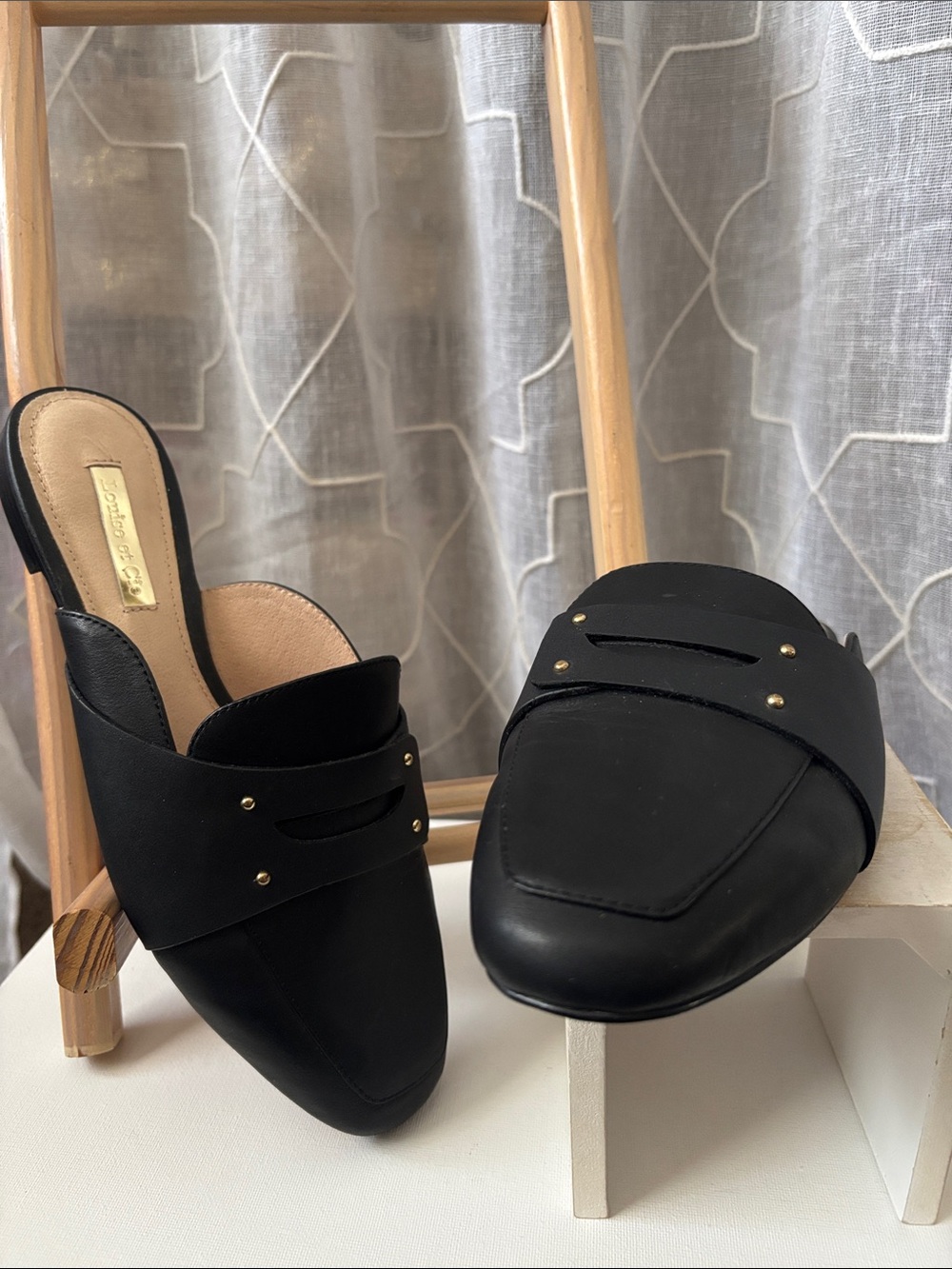 New Louise et Cie Charriet Stud Accent Slides/Mules—Black leather Size 6.5 M